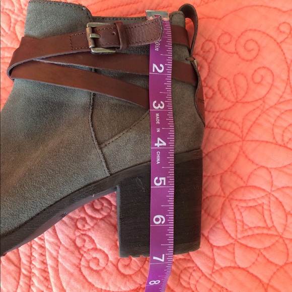 🆕 Sam Edelman Grey Suede Boots Size 8 1/2 - Picture 3 of 6